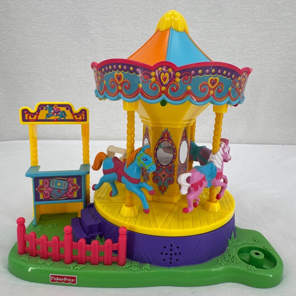 2005 Fisher-Price Sweet Streets Musical Carousel Playset Merry Go Round WORKS!